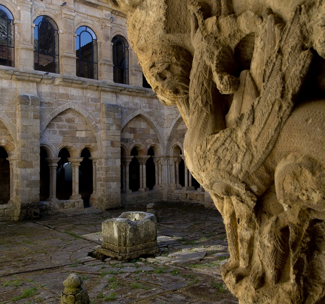 Capitel de los grifos