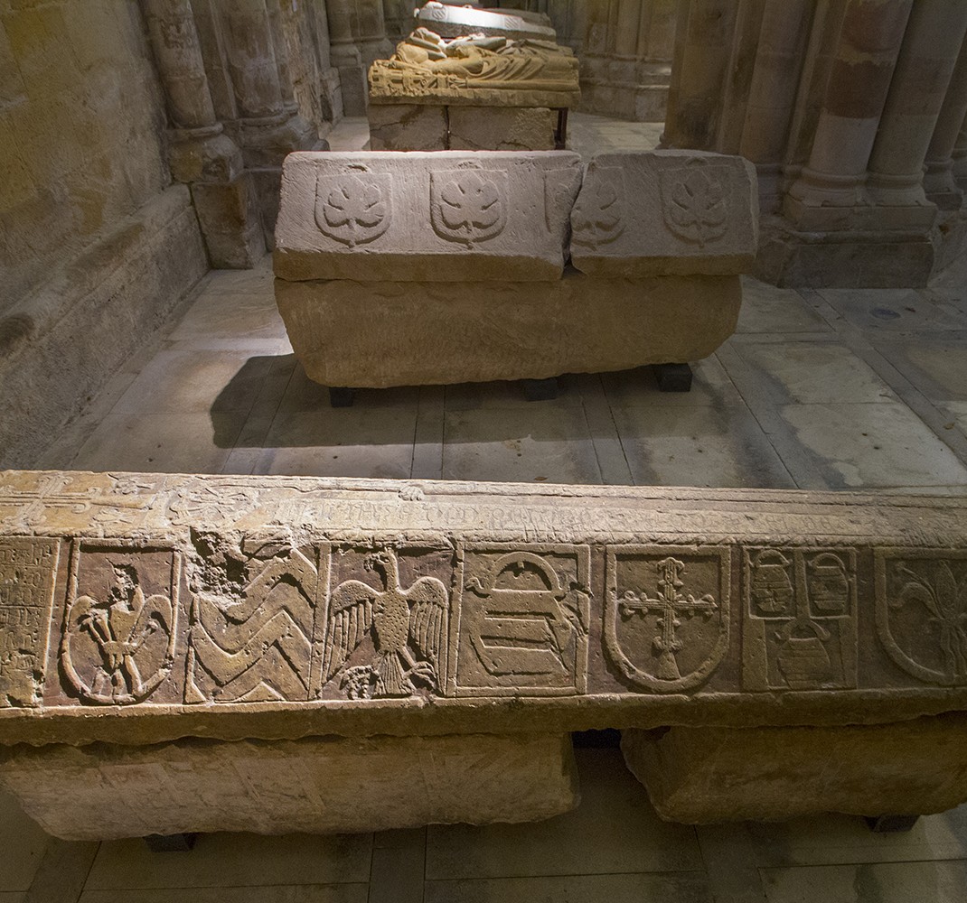 Polychrome tomb