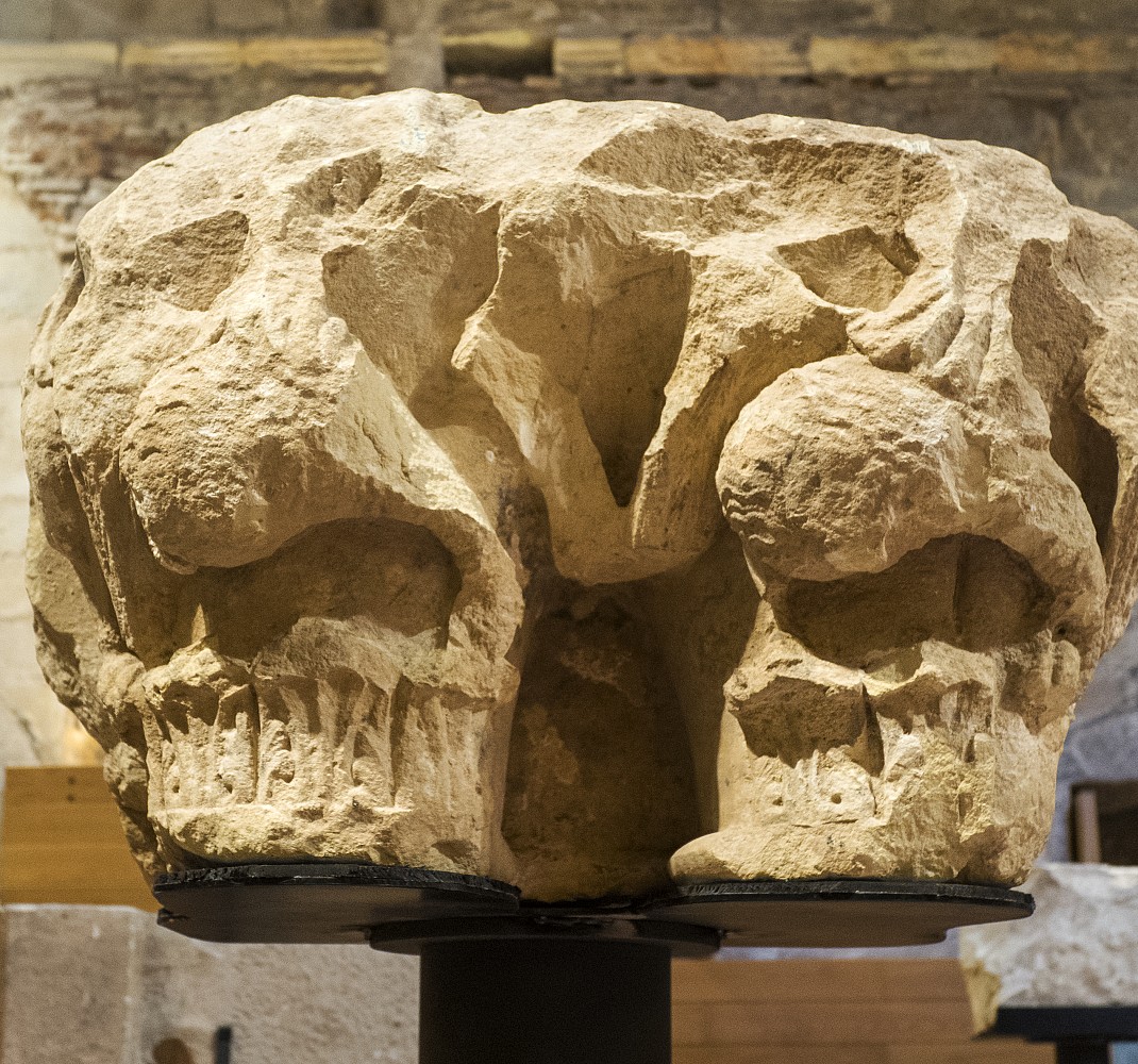 Fragmentos arqueológicos: capiteles recuperados