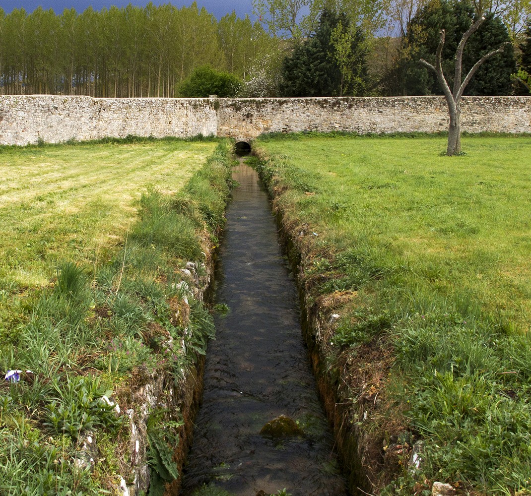 Cloister well