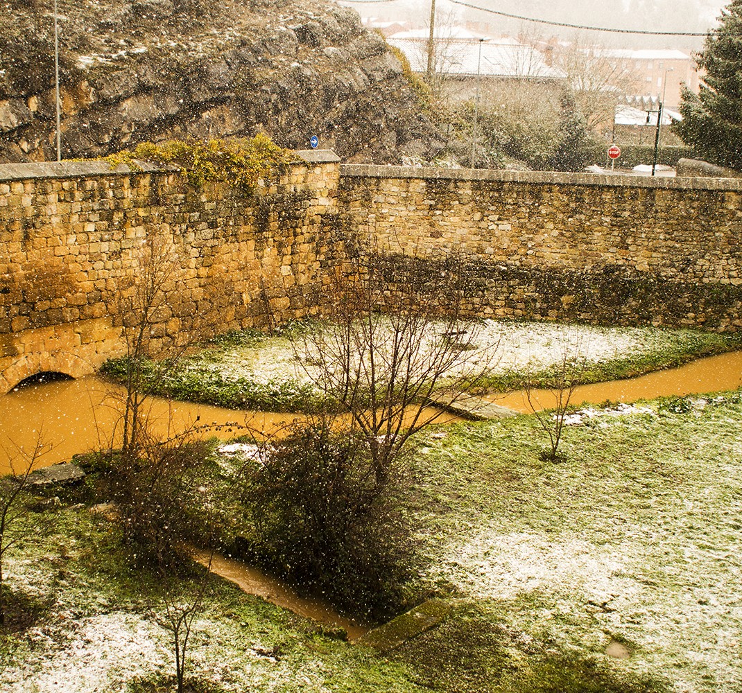 Springs courtyard