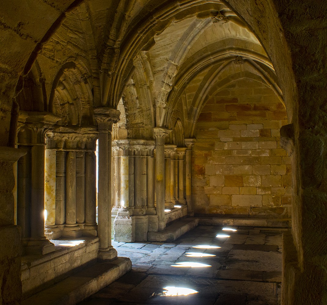 Centro Expositivo ROM: Monasterio de Santa María la Real de Aguilar de Campoo