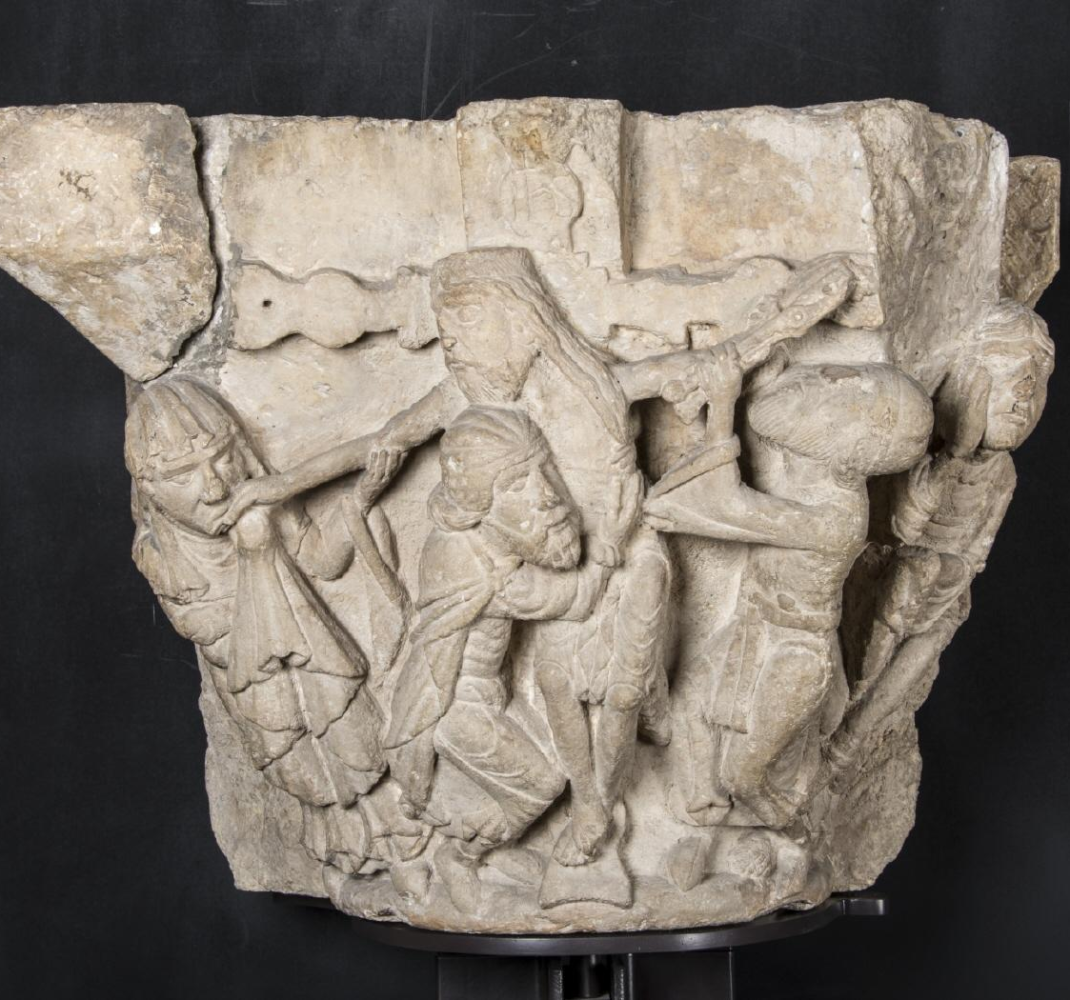 Capitel sencillo con la escena del descendimiento