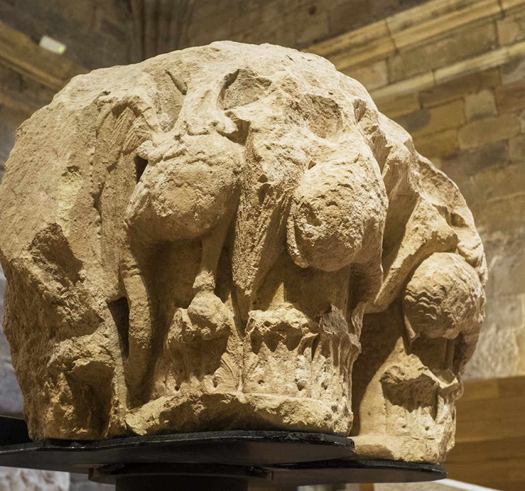 Fragmentos arqueológicos: capiteles recuperados