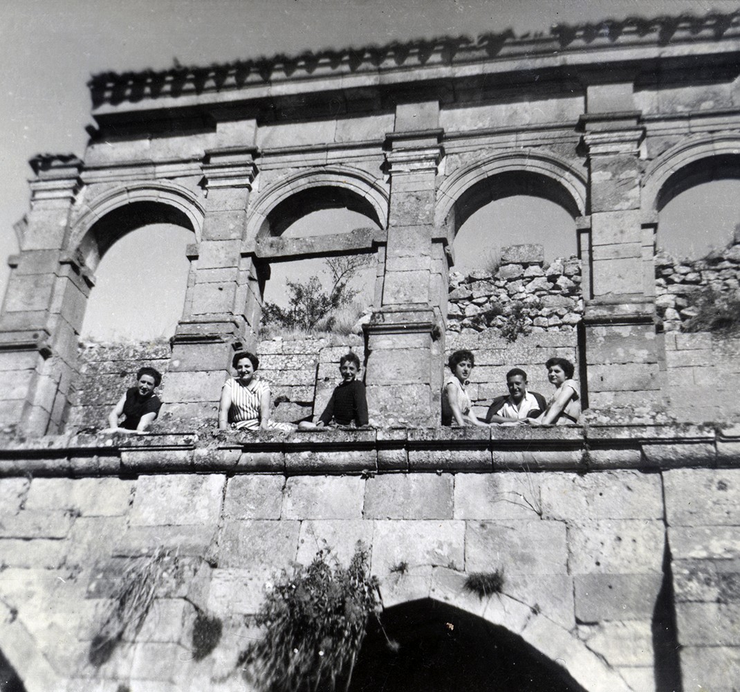 Espadaña y claustro alto