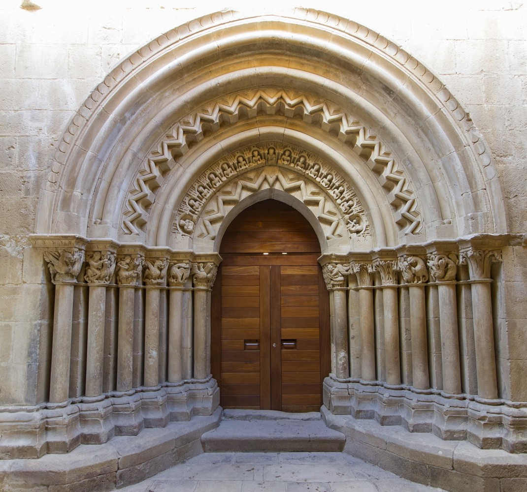 Iglesia de los Santos Cornelio y Cipriano de Revilla de Santullán