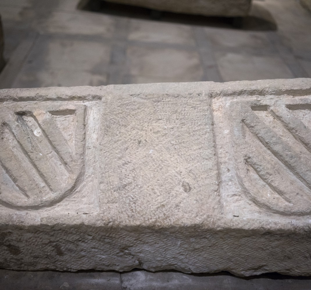 Sepulcro de familia indeterminada, probablemente Duque