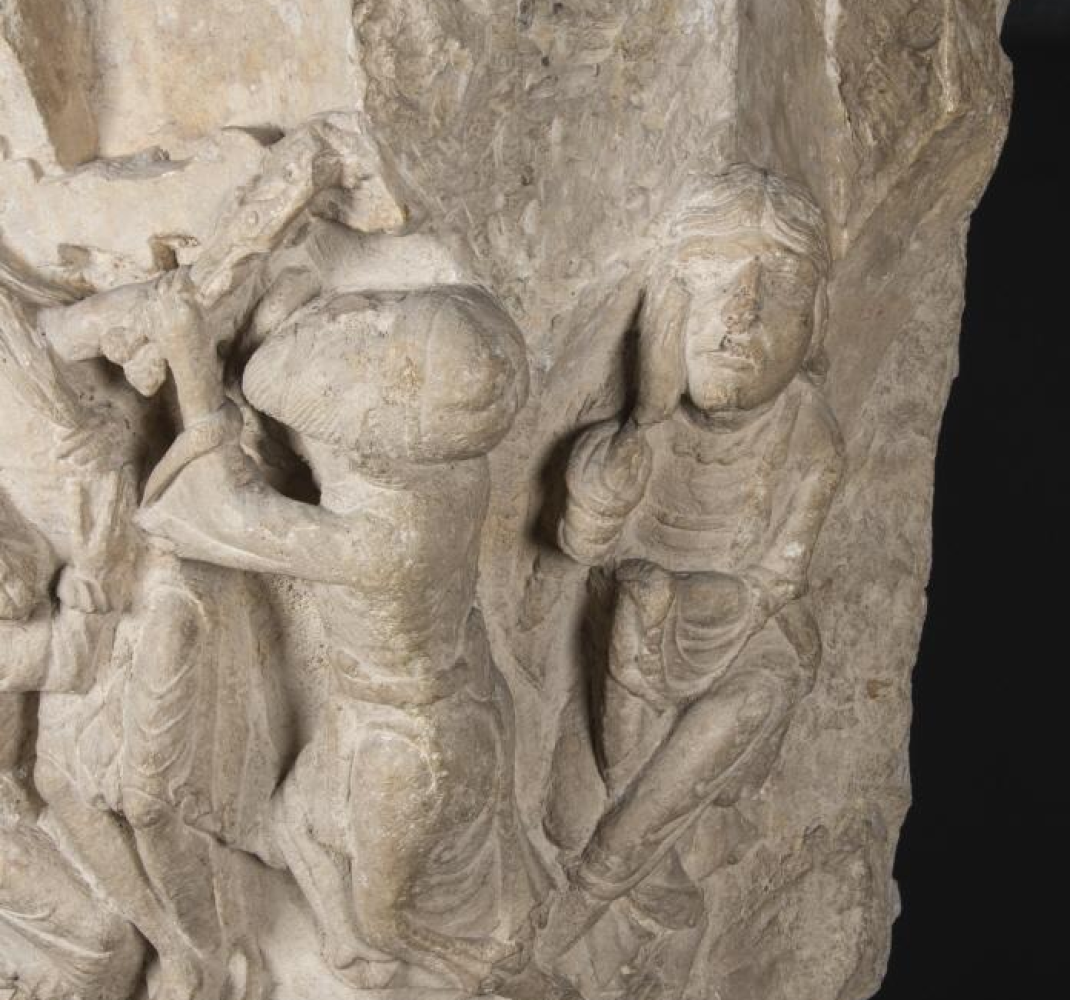 Capitel sencillo con la escena del descendimiento