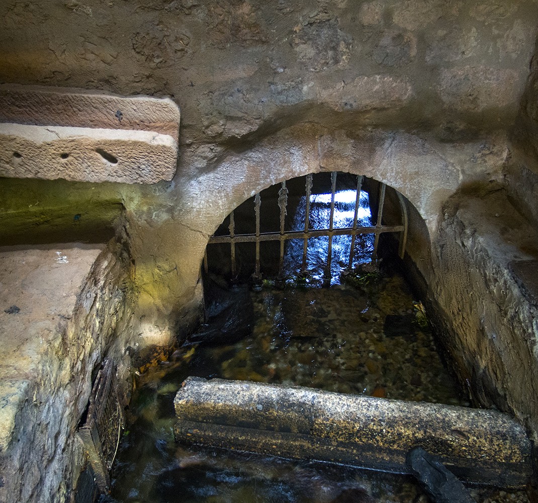 Stream that crosses the monastery